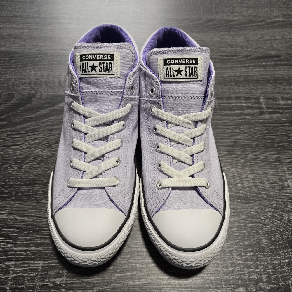 Kids Converse Chuck Taylor Light Purple Mid Top Shoes Size 6